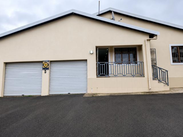 Townhouse for rent in Seaview, Kwazulu-natal