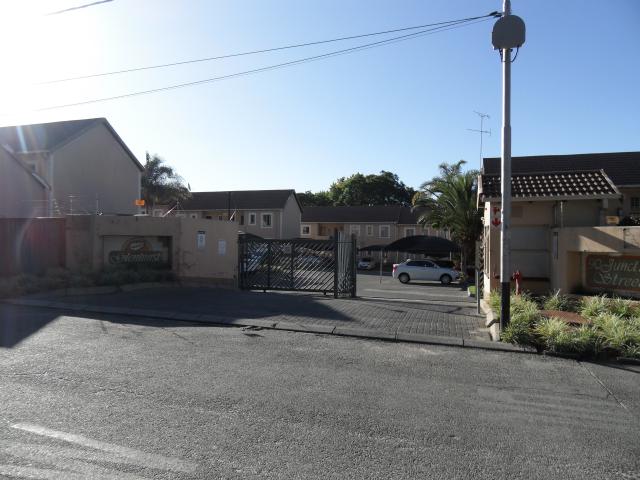 Townhouse for sale in Vosloorus, Gauteng