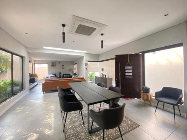 Townhouse for rent in Vosloorus, Gauteng
