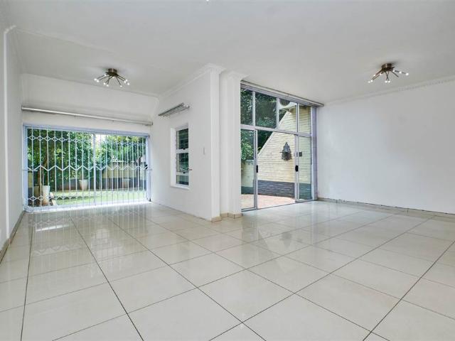 Townhouse for sale in Vosloorus, Gauteng