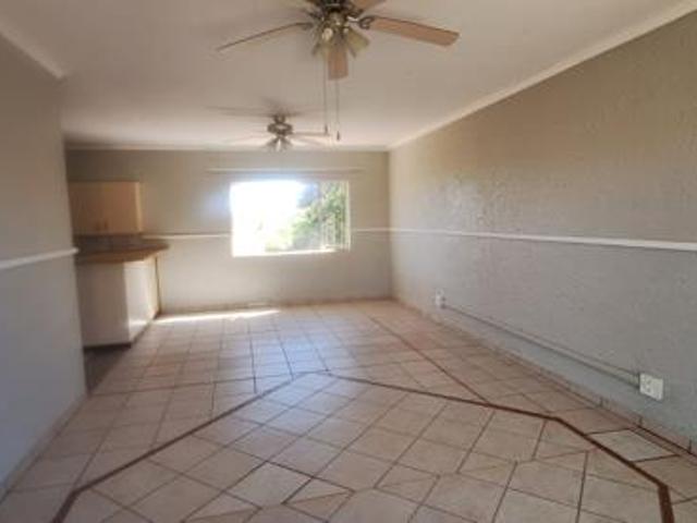 Townhouse for sale in Frances Baard, Northern Cape
