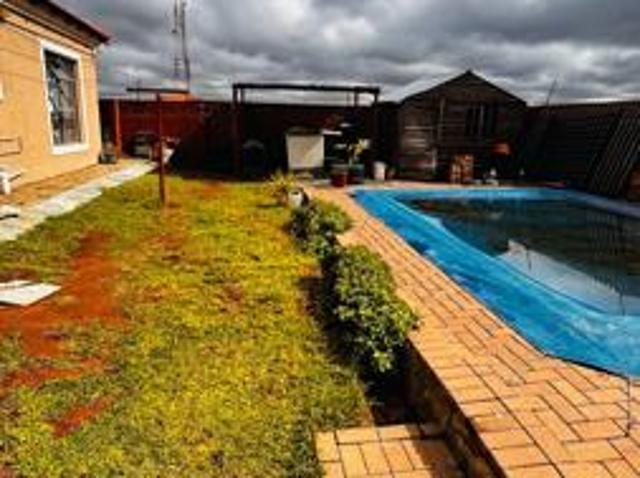 Townhouse for sale in Frances Baard, Northern Cape