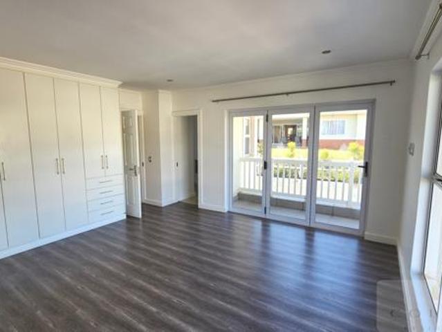 Townhouse for sale in Seaview, Kwazulu-natal