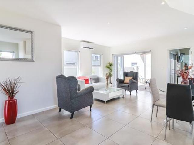Townhouse for rent in Bergsig, Durbanville