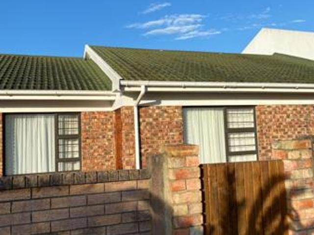 Townhouse for sale in Bushmans River Mouth, Eastern Cape