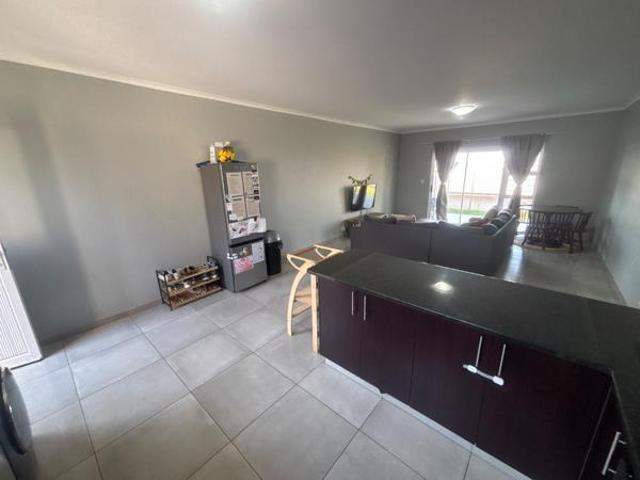 Townhouse for rent in Seaview, Kwazulu-natal