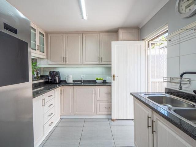 Townhouse for sale in Seaview, Kwazulu-natal