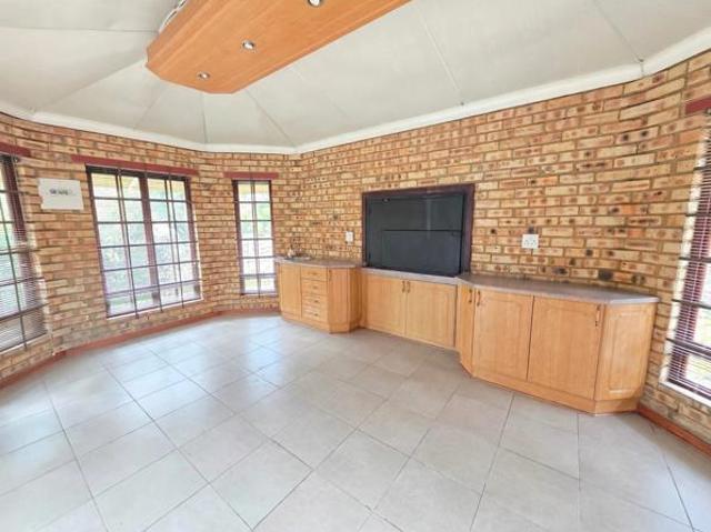 Townhouse for sale in Meyerton, Midvaal Local Municipality