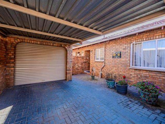 Townhouse for sale in Westonaria, Gauteng