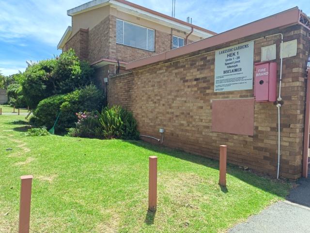 Townhouse for sale in Krugersdorp, Mogale City Local Municipality
