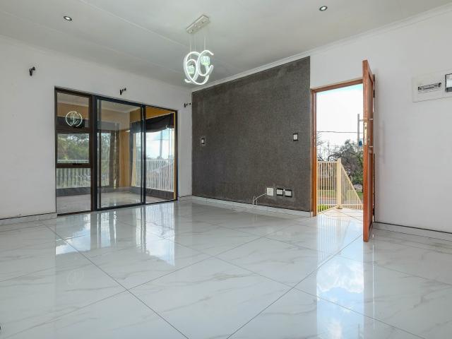 Townhouse for sale in Krugersdorp, Mogale City Local Municipality
