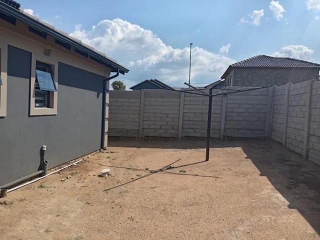 Townhouse for rent in Vosloorus, Gauteng