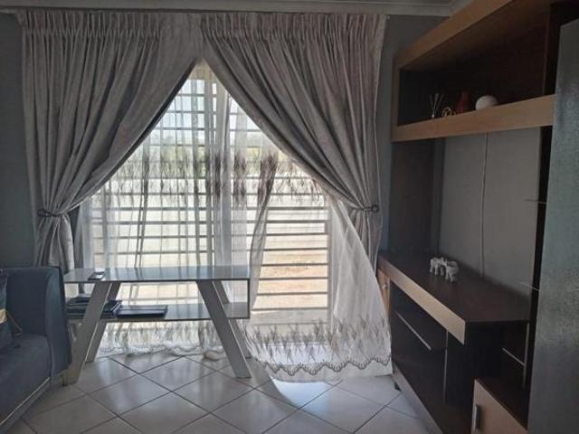 Townhouse for rent in Vosloorus, Gauteng