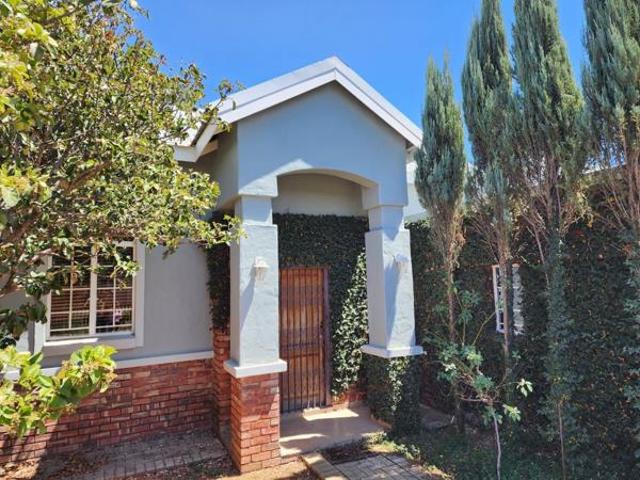 Townhouse for sale in Klerksdorp, Matlosana Local Municipality