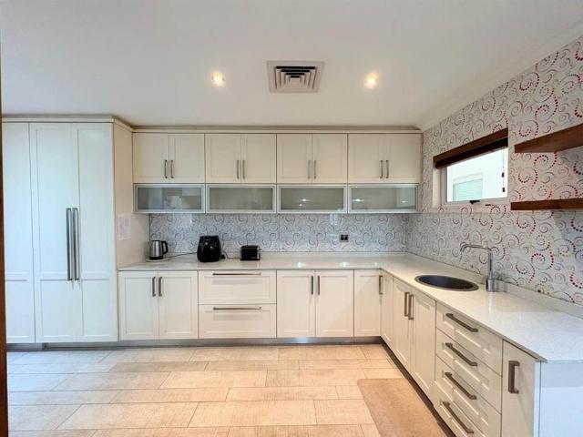 Townhouse for sale in Seaview, Kwazulu-natal