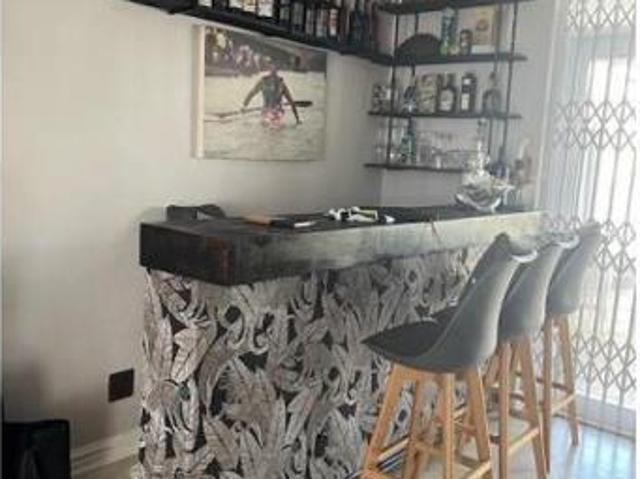 Townhouse for rent in Seaview, Kwazulu-natal