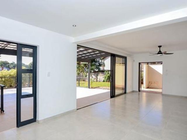 Townhouse for rent in Seaview, Kwazulu-natal