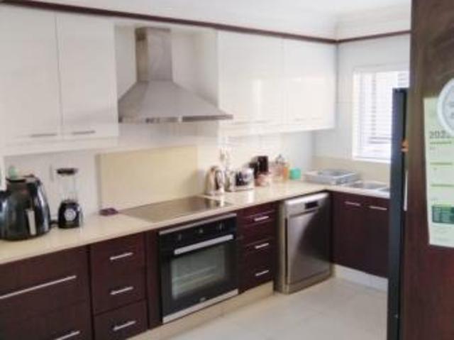 Townhouse for sale in La Mercy, Kwazulu-natal