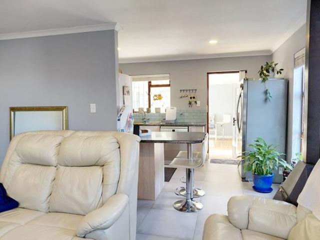 Townhouse for rent in Cape Town, Western Cape