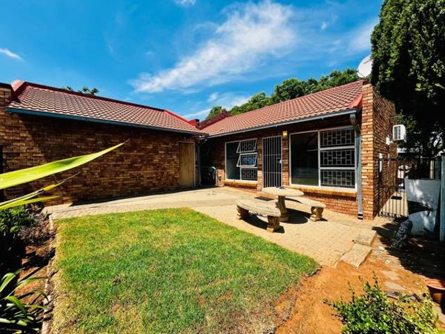 Townhouse for sale in Bloemfontein, Mangaung Metropolitan Municipality