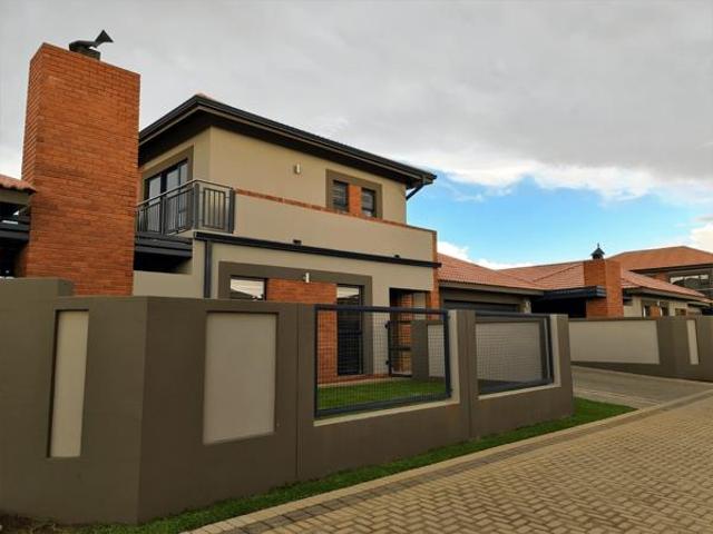 Townhouse for sale in Bloemfontein, Free State