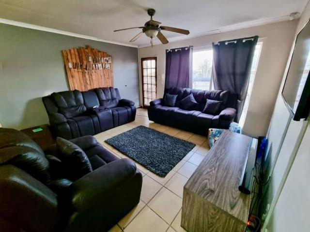 Townhouse for sale in Bloemfontein, Free State