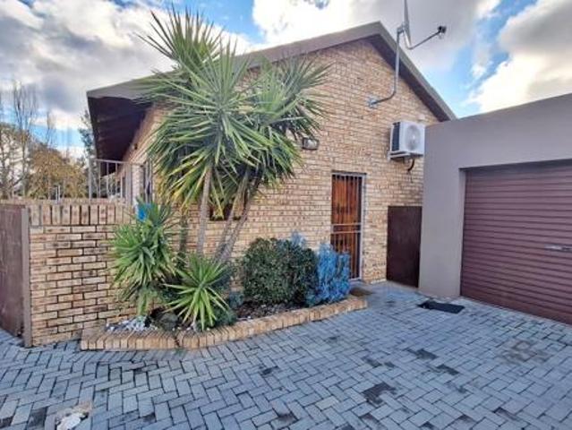 Townhouse for sale in Bloemfontein, Free State