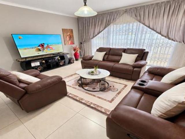 Townhouse for sale in Bloemfontein, Mangaung Metropolitan Municipality