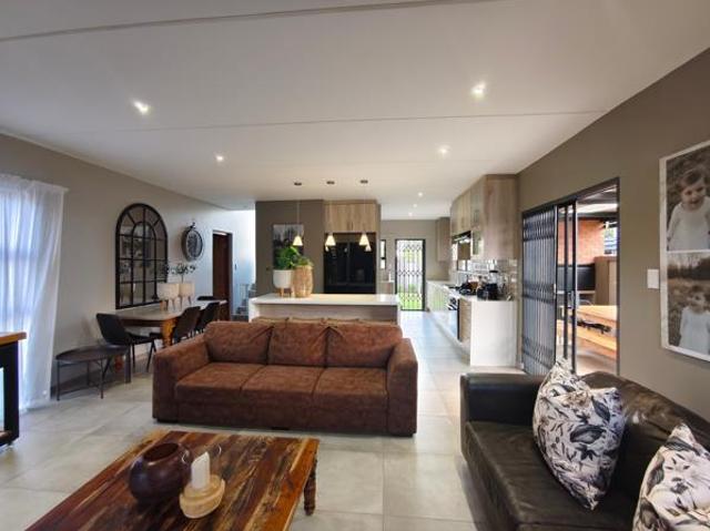 Townhouse for sale in Bloemfontein, Free State