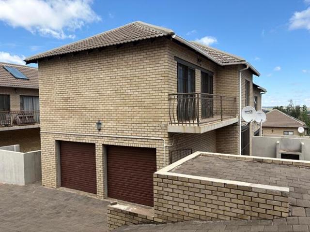 Townhouse for sale in Bloemfontein, Free State