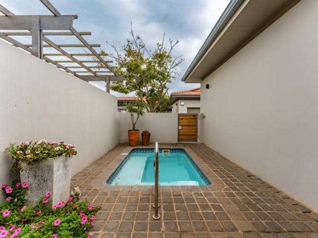 Townhouse for sale in Princess Grant, Kwazulu-natal