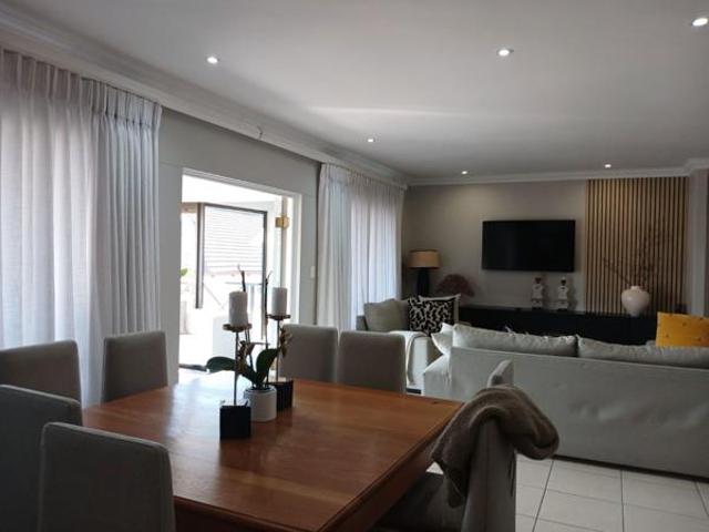 Townhouse for rent in Seaview, Kwazulu-natal