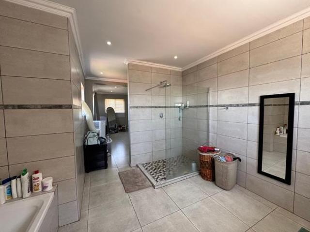 Townhouse for rent in North West
