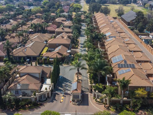 Townhouse for rent in Ekurhuleni, Gauteng