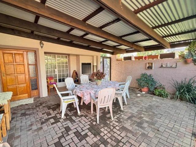 Townhouse for sale in Ditsobotla, North West