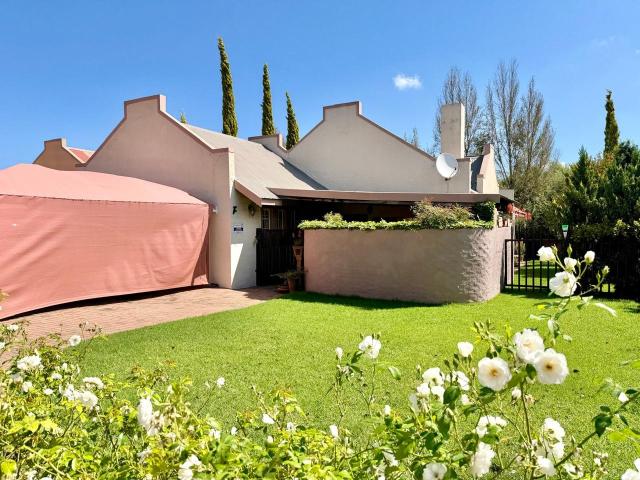 Townhouse for sale in Ditsobotla, North West