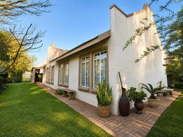 Townhouse for sale in Ditsobotla, North West