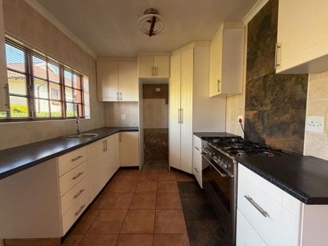 Townhouse for rent in Umgungundlovu, Kwazulu-natal