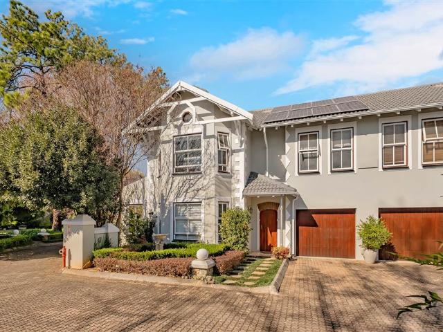 Townhouse for sale in Johannesburg, North & Sandton