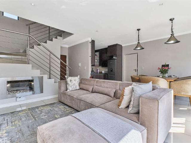 Townhouse for sale in Johannesburg, North & Sandton