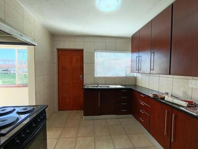 Townhouse for rent in Nelson Mandela Bay Ward 18, Nelson Mandela Bay Metropolitan Municipality