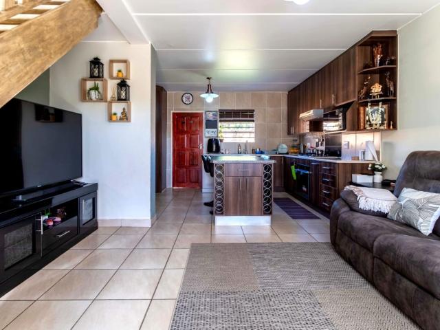Townhouse for rent in Nooitgedacht, Gauteng