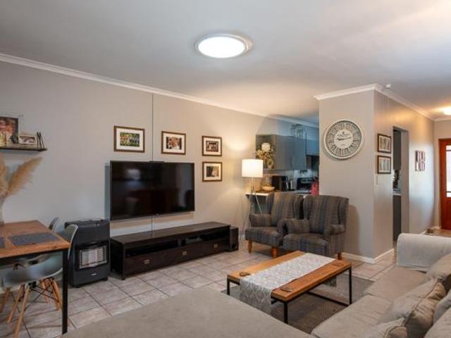 Townhouse for rent in Cape Town, Western Cape