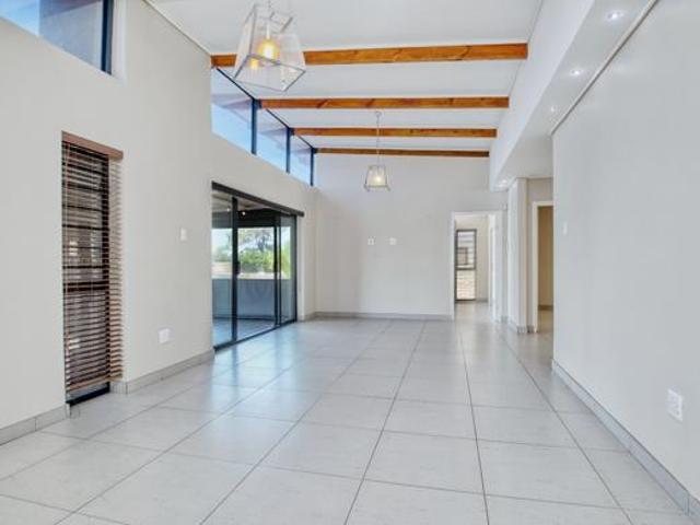 Townhouse for sale in Port Elizabeth, Eastern Cape