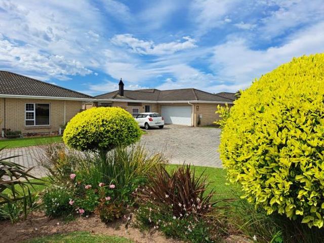 Townhouse for sale in Eastern Cape
