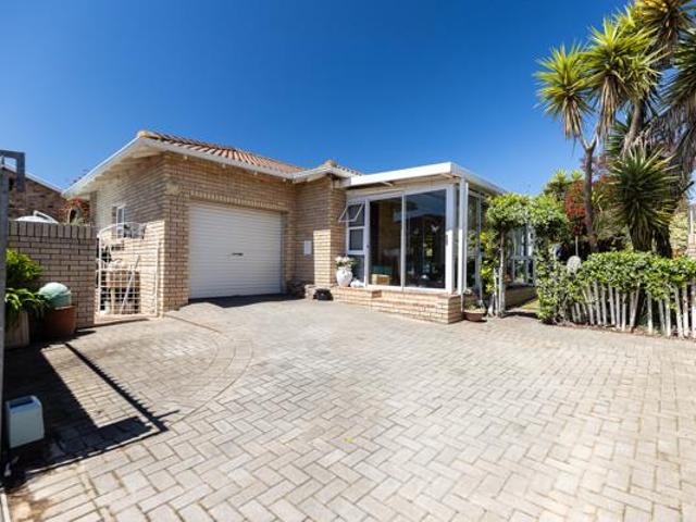Townhouse for sale in Nelson Mandela Bay Ward 18, Nelson Mandela Bay Metropolitan Municipality