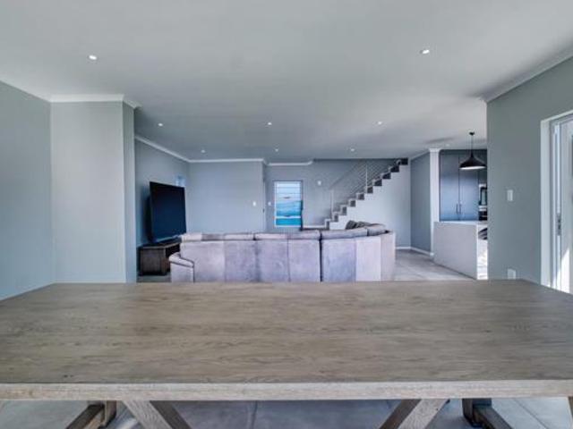 Townhouse for sale in Nelson Mandela Bay Ward 18, Nelson Mandela Bay Metropolitan Municipality