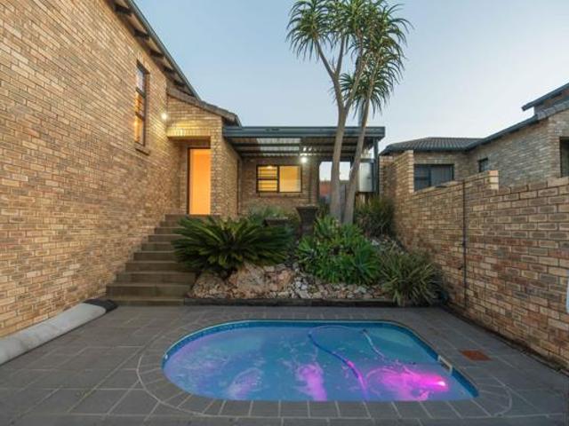 Townhouse for rent in Nelson Mandela Bay Ward 18, Nelson Mandela Bay Metropolitan Municipality