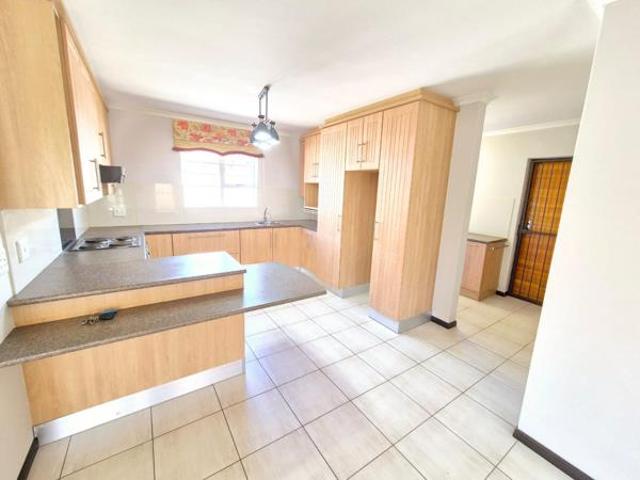 Townhouse for sale in Port Elizabeth, Eastern Cape