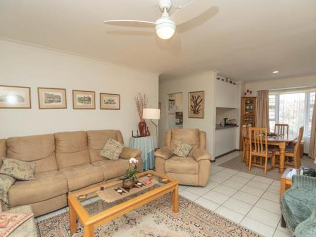 Townhouse for sale in Nelson Mandela Bay Ward 18, Nelson Mandela Bay Metropolitan Municipality